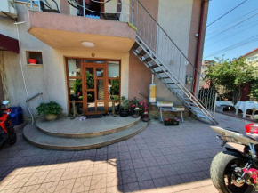Casa Ultraviolet